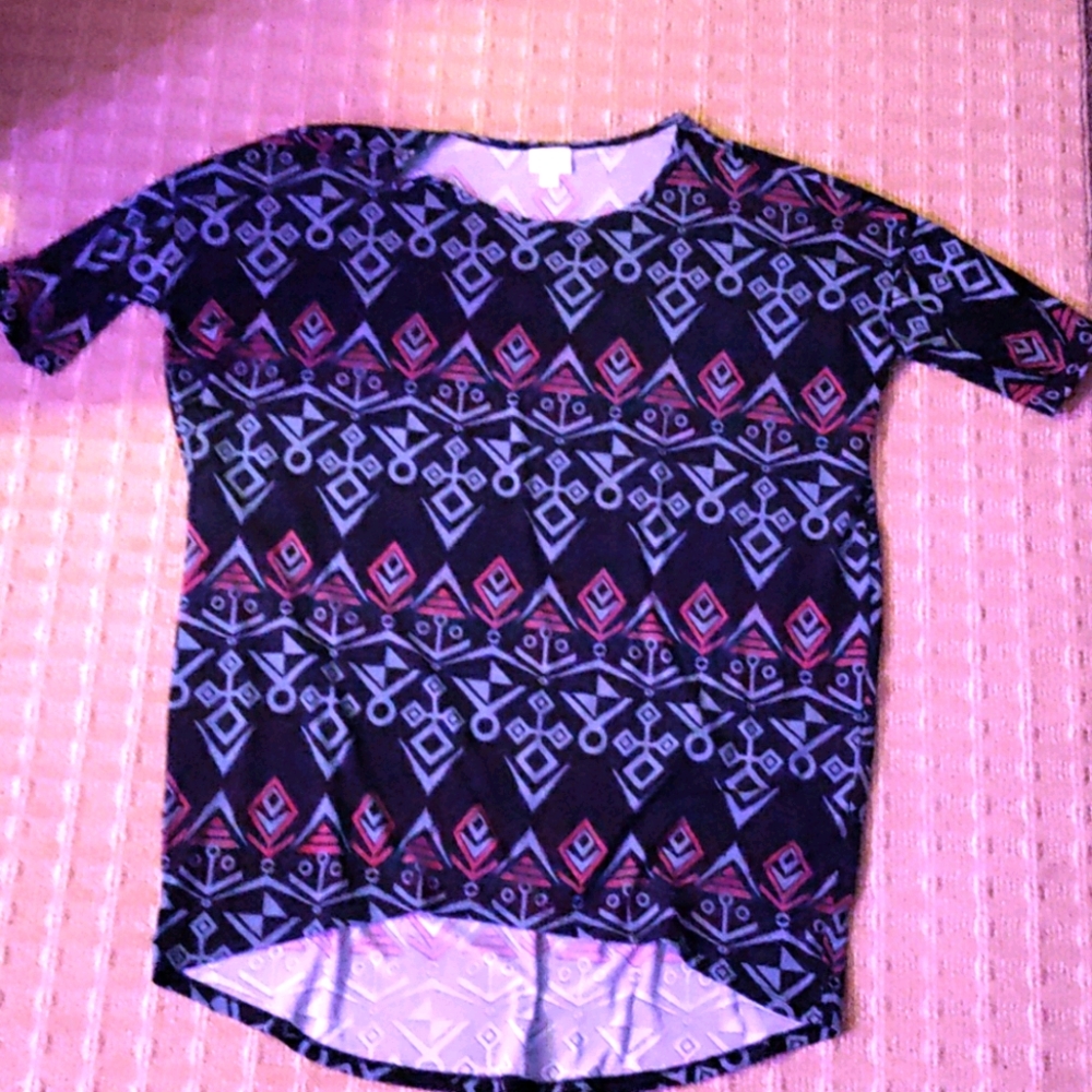 Medium LulaRoe Shirt
